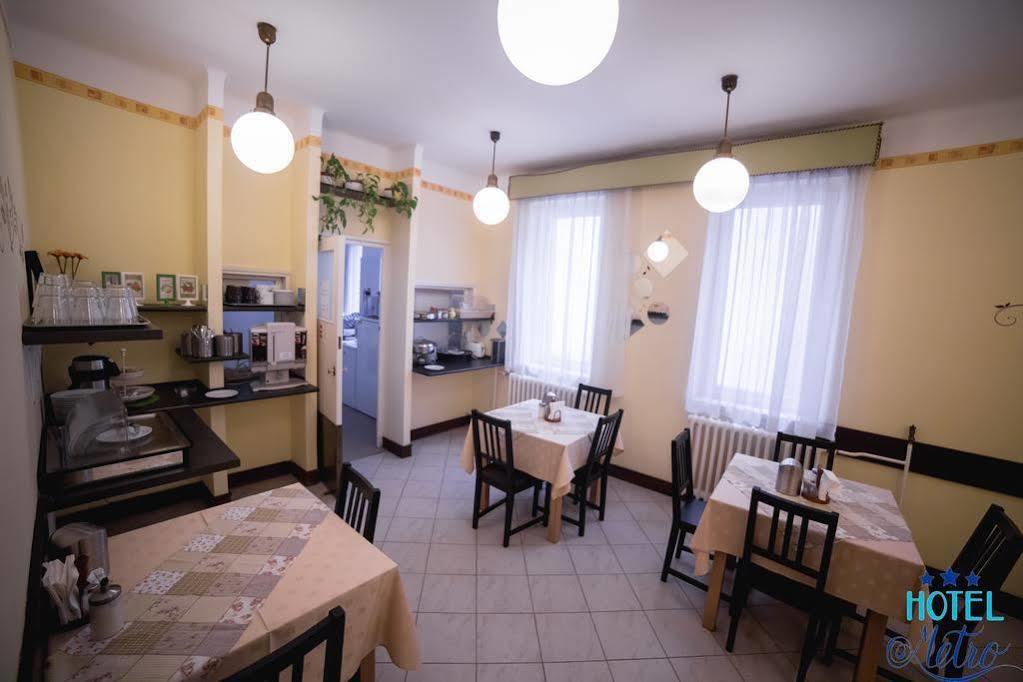 Hotel Metro Budapest Bagian luar foto