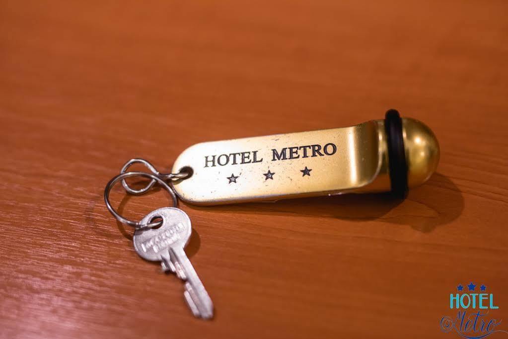 Hotel Metro Budapest Bagian luar foto